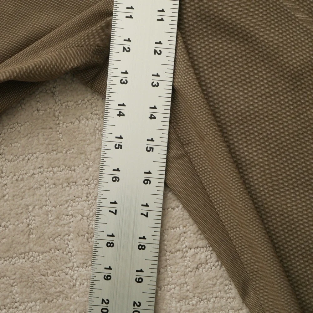 Van Heusen Traveler Mens 40x30 Classic Fit Stretch Dress Pants Tan Non-Iron